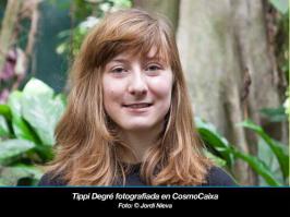 Чё-т мне кажется, это не она, хотя ракурс, может быть. Вот на этих фото точно она.