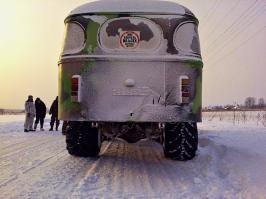 У нас есть, на чём ездить по бездорожью.
