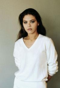 На некоторых снимках похожа на Орнеллу Мути (Ornella Muti)