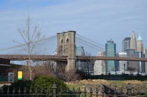 на первом фото Брайтон, чуть дальше универмага Санкт-Петербург, а на втором Бруклинский мост и на заднем плане Манхэттен.И да, пирожки на Брайтоне очень вкусные, а в ресторанах американский сервис на русском языке и очень вкусно!