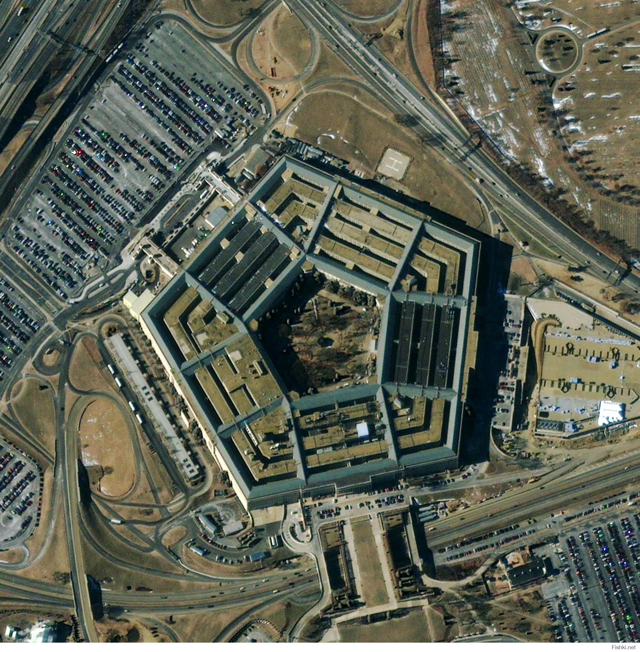 Пентагон это. Пентагон в Мурманске. Внутренний дворик Пентагона. Здание Пентагона вид сверху. Челябинский Пентагон.