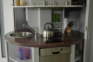 Как визуально увеличить маленькую кухню