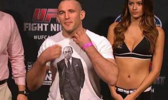 Алексей Олейник, украинский боец смешанного стиля, вышел на взвешивание в майке с изображением президента России Владимира Путина, в сша.