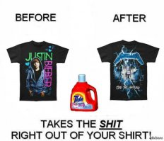 Рок-музыканты в майках своих последователей