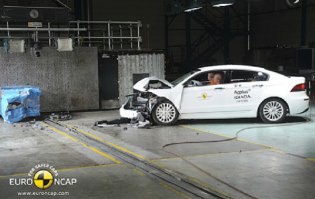 Китаец Quoros3---5 звезд EuroNcap