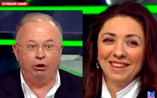 Наконец-то!

Караулов у Норкина высказал Олесе Яхно мысли многих, и мои в том числе!

" И вот стоит передо мной девушка, которой ссы в глаза, скажет-Божья роса!. Русские поговорки-они великие!"