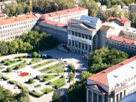 "УГТУ-УПИ" у него правда сейчас другое название, но в памяти именно такой!!!