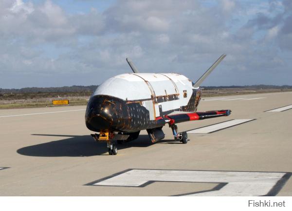 Не знаю чего у них там есть, но для своих Атласов, они закупали "Химкинские" двигатели РД-180. Однако 18.10.2014 после двух лет на работы на орбите. На базе ВВС США на побережье в Южной Калифорнии приземлился вот такой вот челнок

Секретная программа X-37B