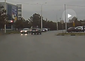 Что, две машины думаешь не поместятся?