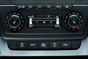 на всех картинках BMW, а вот эта панелька ваговская вроде