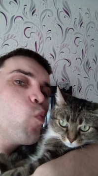 Шесть лет назад подобрал этого прощелыгу со  стригущем лишаем, врач предлагал усыпить.