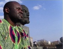 Ленин-жил,Ленин-жив,Ленин-будет жить!