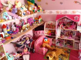 Девушки и их комнаты. Часть 2