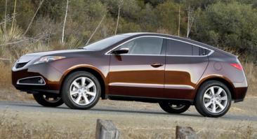 общий только форм-фактор, а так линия крыши совсем разная, остекление у каждого в фирменном стиле (у бмв изгиб Хофмайстера, у М-Б стандартная форточка), выштамповки на бортах у каждого свои, у бмв больше задний свес.
один игрок этого форм-фактора уже снят с производства-Acura ZDX (была представленна на год позже Х6)