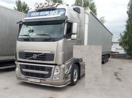 Да что бы там ни случилось... с дивана  оно  виднее советы  давать. А кто-нибудь знает   про жизнь  дальнобоев у колеса, порой буквально, когда вот в такое  сумеречное  время и погода  дрянь и  до  дома рукой подать, где  тебя  ждут осталось часа два а в отстой по  режиму... и тогда едут на "камне", когда  постовые с  "протянутой  рукой" и  таможня не  даёт  добро  потому  что  что-то там нет  в  порядке...Эх! Промолчи лучше, сойдёшь за умного.
Так вот, на  Фишках ляпнул про "слепого камазиста", думаешь умно?