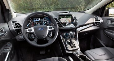 ...также обратите внимание на состояние коврого покрытия под пяткой водителя.
-------------------------
Недавно случилось "примерить" Ford Kuga. В истории вождения в  разное  время  были Скорпионы, в том  числе с комплектацией Ghia. Всё нравилось в  машинках  этой  марки, НО!
Под  левой  ногой   ковровое  покрытие  обшивки  салона. Забодаться  чистить его!
И что вы  думаете?!  В  Нулевом  КУге  нет  прорезиненной вплавленной  прокладки, всё  такое же  ковровое  покрытие. В  других парктетниках левая нога  на резиновой  планке. Эстетично и  гигиенично.
При прочих  плюсах, форд  по  этой  причине  выбыл из "соревнования"