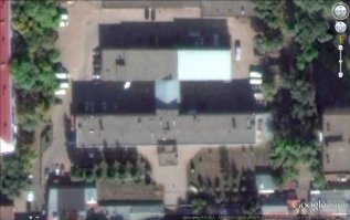 Работаю в здании ДОСААФа, бывший Осоавиахим.
И здание соответствующей формы.