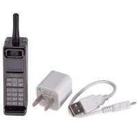 У меня такой, держать можно двумя пальцами, живет больше месяца да еще и другие устройства можно заряжать.