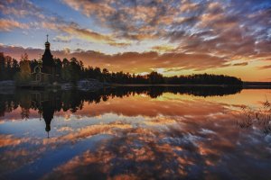 Красота - понятие субъективное...

Мне вот это понравилось (с фишек. даже на обои вкорячил):