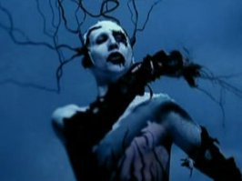 Marilyn Manson неплохие костюмы делал. Хоть прям сейчас на новый год !
