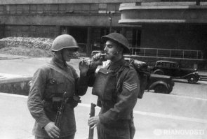 Разве английские солдаты могли быть в Москве во время второй мировой войны?