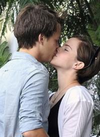 Фанаты мечтают не о фотографе а о режиссёре который наконец уболтает её раздеться  Фанаты подросли, пора...