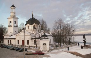 Отличный пост.(15 июля 1240) — сражение на реке Неве между новгородским войском под командованием князя Александра Ярославича и шведским войском. Александр Ярославич за победу и личную храбрость в бою получил почётное прозвище «Невский».В 1799 г. на этом месте построена Церковь Александра Невского - Усть-Ижора - Санкт-Петербург.
