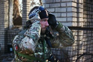 Не русские а Русскоговорящие жители ДНР и ЛНР и не против украины а против бендеро-нациков и наемных "блек-вотеров" пшеков и прибалтов