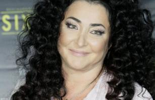 Одна из самых экстравагантных российских поп-див призналась, что она длительное время употребляла кокаин. Именно наркотическая зависимость стала причиной выкидыша актрисы и разлада в семье, который закончился разводом.