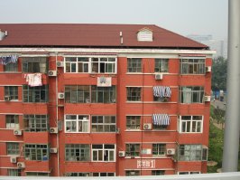 Старых районов и трущоб полно, 2012 г. недалеко от центра например