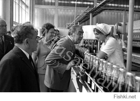 Брежнев на заводе по производству «Пепси-Колы» в Новороссийске, 1973 год