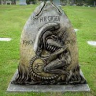 Ганс Рудольф Гигер тоже не плохой художник немного другого жанра!Светлая память!Работы Гигера выполнены в жанре фантастического реализма. Также его стиль многие художники называют некро-готикой, биомеханикой, а подстили — эротомеханикой.