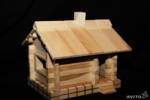 А у меня ещё вот такой был. Не в точности, но типа. Очень нравился. До сих пор люблю с деревом поработать, не с железом.