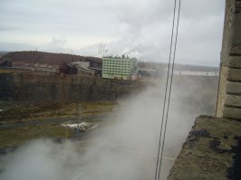 а эти фотки спустя 20-30 минут после провала,я рядом был на территории ТЭЦ, собственно с крыши и фоткал... а потом была эвакуация, но это совсем другая история. Кстати, данная ТЭЦ до сих пор работает.