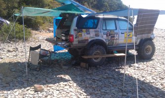 А я вот так на море месяц жил.  
Главное - всегда холодное пиво! :)