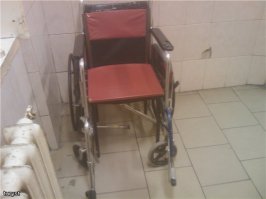 Не дня без тюнинга!!!

Волей судьбы я как-то был оторван от моей машины и, соответственно, 
от возможности ее модернизировать. 

НО! 

Началось с того, что новое транспортное средство, 
неизвестного пока класса ТР, оказалось не готово 
к возможности транспортировки меня (125 (с гипсом) кг) 
и соседа по палате, спортсмена-легкоатлета, 
метателя ядра (145 кг (без гипса)). 

В результате - поломка по старому сварному шву (уже чинили ее). 

Эксплуатировать, соответственно, нельзя - складывается. 

НО! 

Методом трансплантации органов и генетических модификаций 
удалось частично восстановить функционал. 

К сожалению, в данной модификации, ТС обладает сильными 
ограничениями в поворачиваемости при движении вперед 
(радиус разворота не установлен, т.к. выходит за пределы помещения). 
При движении задним ходом, маневренность практически не пострадала, 
но все же, управление требует дополнительных навыков.