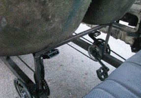 ха,всего лишь порше.у нас поцик давно уже жигу на педалях замутил