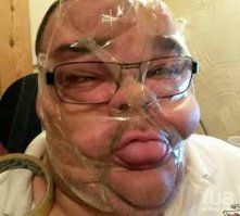 И это просто как все гениальное! Липкая лента, и все....