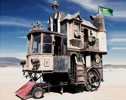 Пара превратила обычный автобус в уютненькое жилище