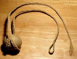 Это не праща,снаряд путаться будет.Вот праща: