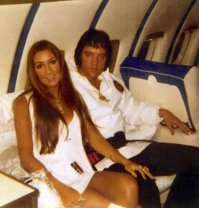 Король рок-н-ролла Элвис Пресли и Линда Томсон