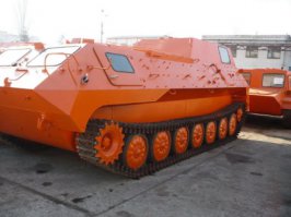 Эта хрень не для военных, а для МЧС (которые, надеюсь, скоро вернуться войска ГО): нет брони, нет возможности выхода на твердое покрытие, пластик раздолбается нечаянным ударом приклада.
Что с МТЛБ сделали? Сняли с производства?