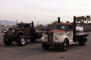 В штатах у многих мастерских занимающихся хот-, рэт-родами есть стилизованные эвакуаторы.