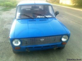 Спасибо, интересно.
Удивительно, как на такой небольшой площади разместили столько техники. Очень уютный музей.
Обращает внимание, какие раньше были веселые расцветки салонов. Радуют глаз.
Кстати 1964 Hillman Imp кого-то ты мне напоминаеь... "Копеечка", ты?! :)