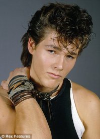 Хэйли Джоэл Осмент особенно поразил, думал из него вырастет второй Мортен Харкет или Патрик Суэйзи