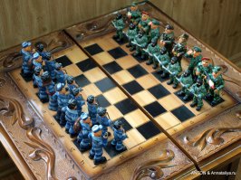 Творчество заключенных. Шахматные фигуры сделаны из хлеба.