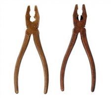 Ну я бы не сказал, что все здесь показано самые невероятные вещи. Да и сделано местами топорно. Вот,например, для сравнения фотоаппарат и инструменты из шоколада: