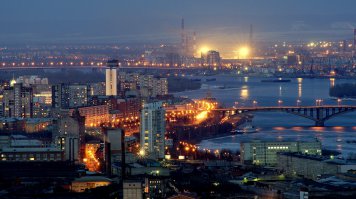 Я удивляюсь наличию таких дибилов. В Сибири живёт народ вдалиот современной цивилизации? Ещё скажи, что в Сибири ходят в туалет на улицу, выгуливают медведей и трахаются в валенках.

На фото - Сибирь, Красноярск. Для комментатора выше, видимо, самая глухая и далёкая от цивилизации деревня Сибирского региона: