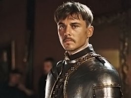 Я помню после выхода нашего фильма, хохлы спешным порядком выпустили свой киновысер под амбициозным названием "Дума про Тараса Бульбу". Я тогда еще служил в УЦ ВДВ, поселок Светлый Омская обл. Дружно ржали всем Центром. Особенно доставили Остап и Андрий, фото ниже. В конце для сравнения фото наших актеров: