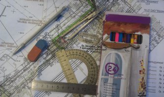 Хотя есть сейчас и компьютер и Автокад, но без этих вещей всё равно не обойтись.